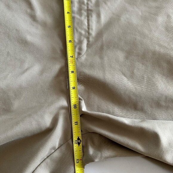 Adidas Men's Khaki 10" Shorts. Size 34. Beige. Polyester - Picture 6 of 9